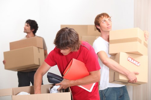 Flexible mobile self storage option for Raynerslane households and businesses