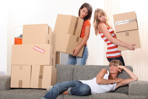 Convenient local short-term storage solution in Raynerslane