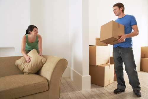 Residential packing services in Raynerslane organizing household belongings